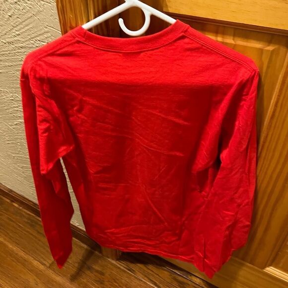 Gildan size small red long sleeve tee - Picture 3 of 4